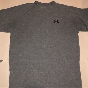 Grey under armour regular fit tee shirt!